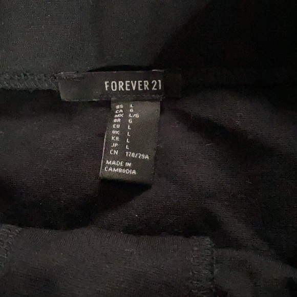 Forever 21 skirt with tie up in front - Picture 2 of 2